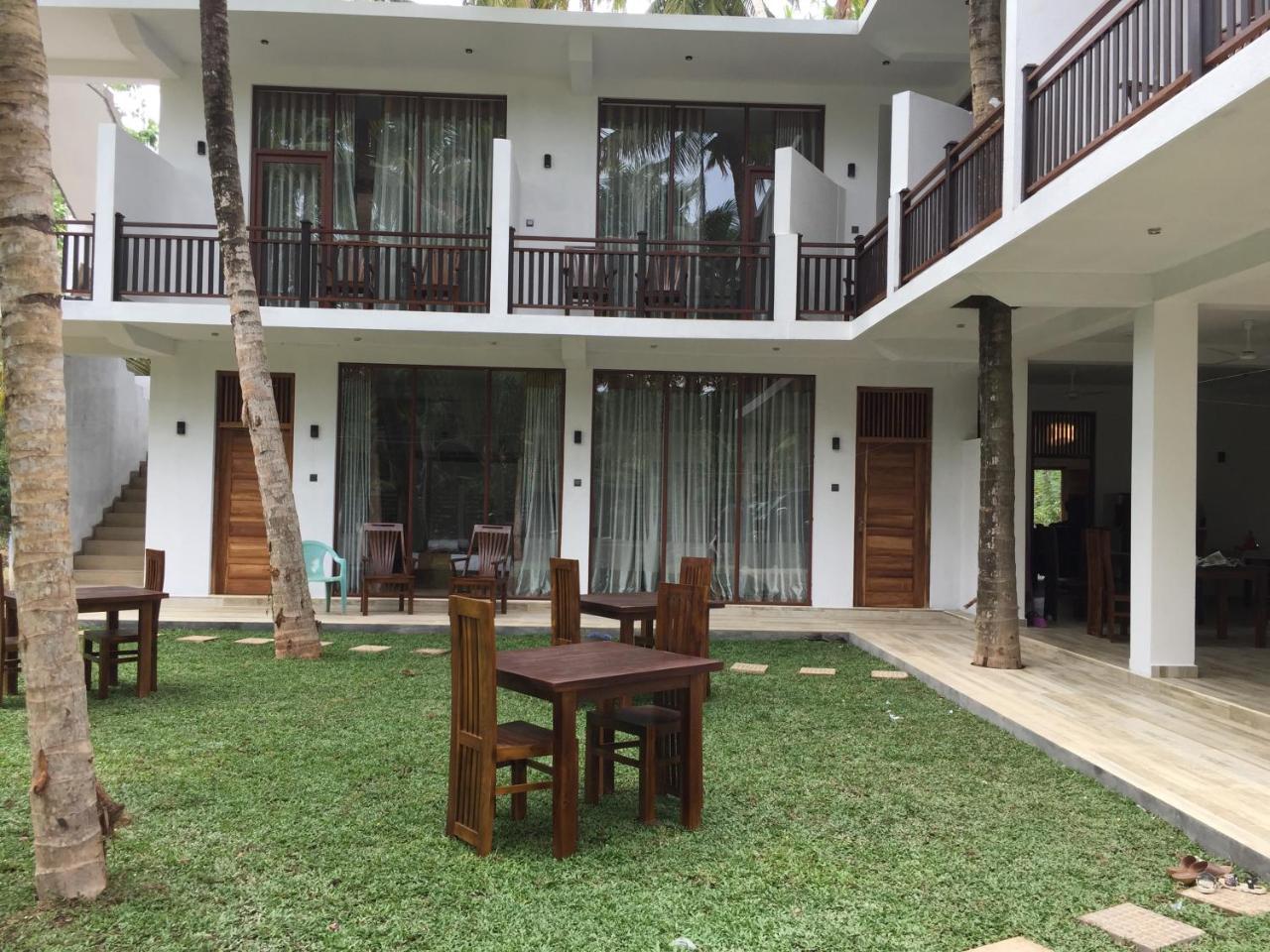 Hotel Bay Hiriketiya à Dikwella Extérieur photo