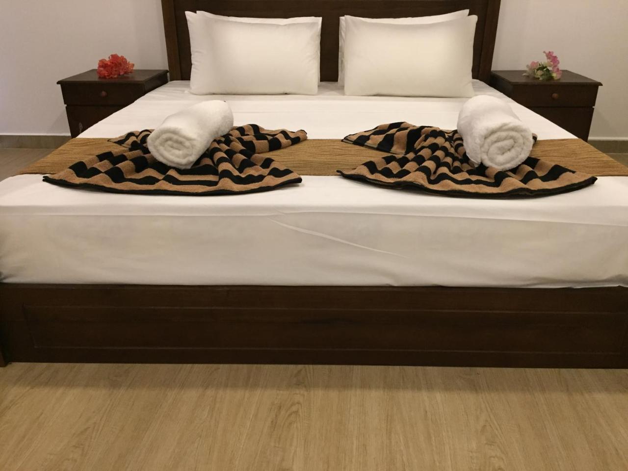Hotel Bay Hiriketiya à Dikwella Extérieur photo