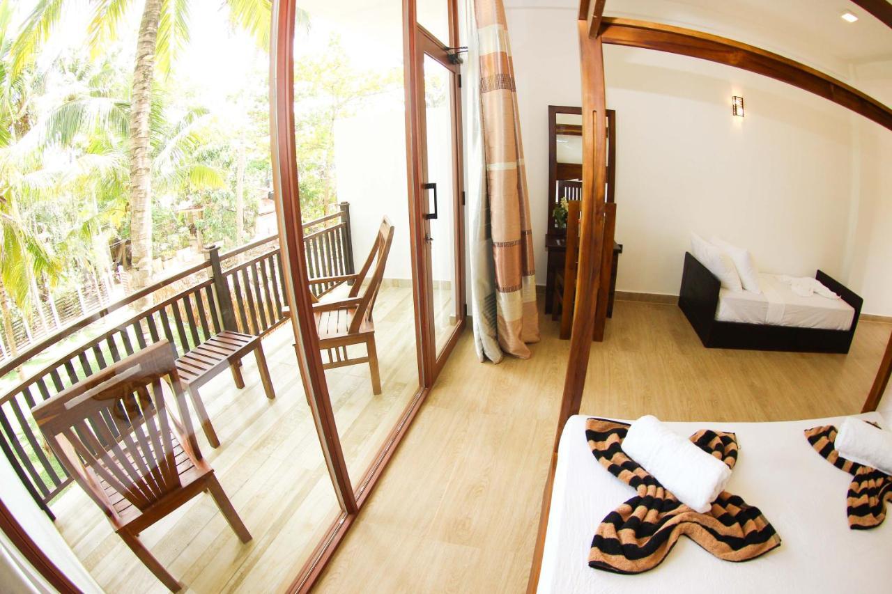 Hotel Bay Hiriketiya à Dikwella Extérieur photo