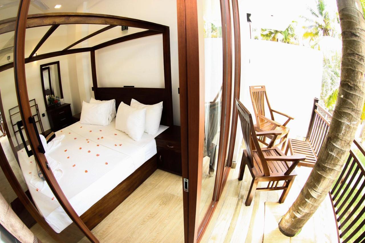 Hotel Bay Hiriketiya à Dikwella Extérieur photo