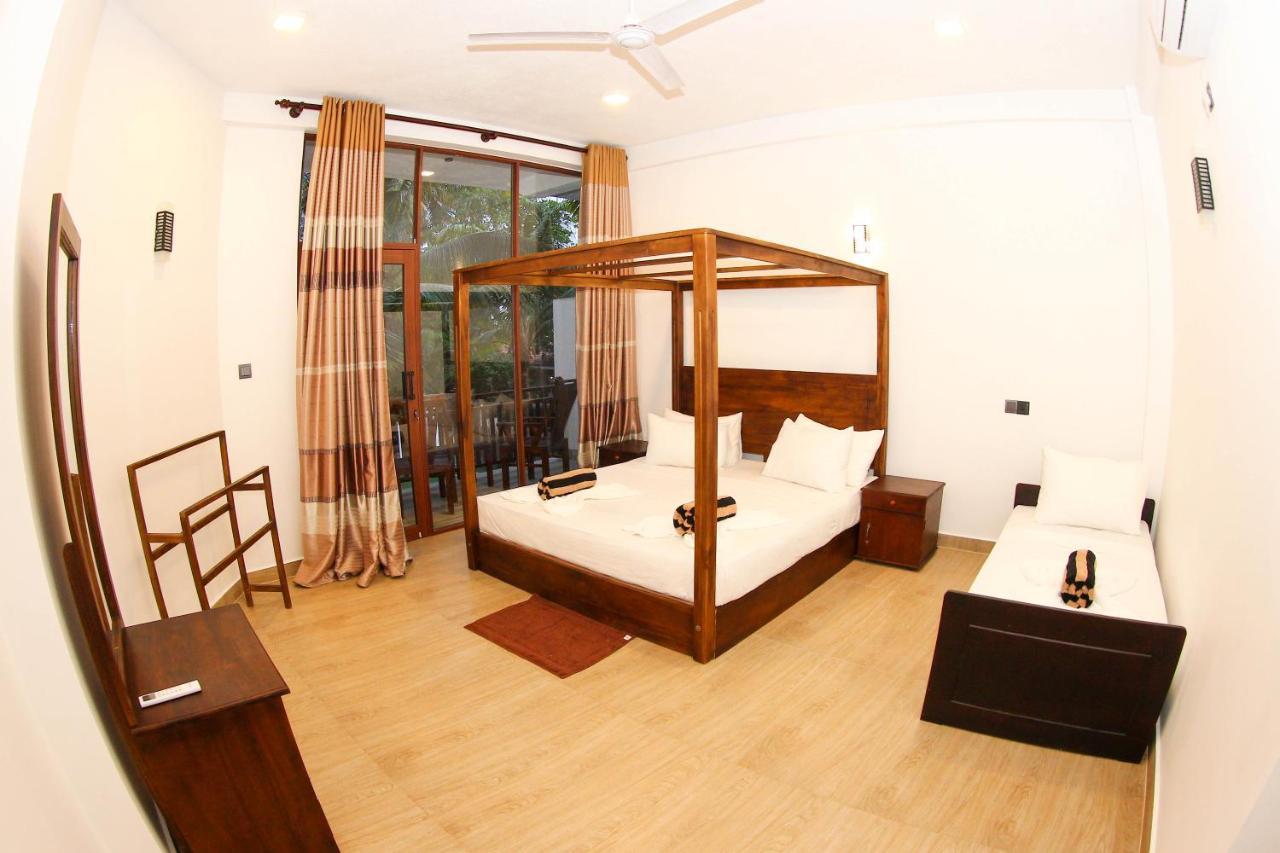 Hotel Bay Hiriketiya à Dikwella Extérieur photo