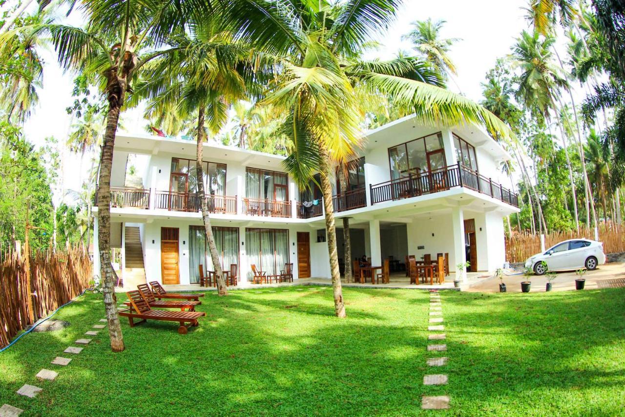 Hotel Bay Hiriketiya à Dikwella Extérieur photo