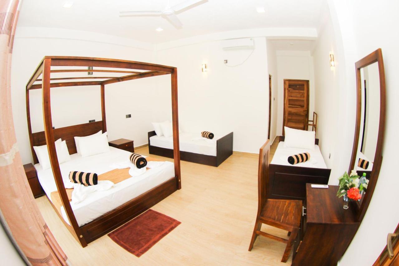 Hotel Bay Hiriketiya à Dikwella Extérieur photo