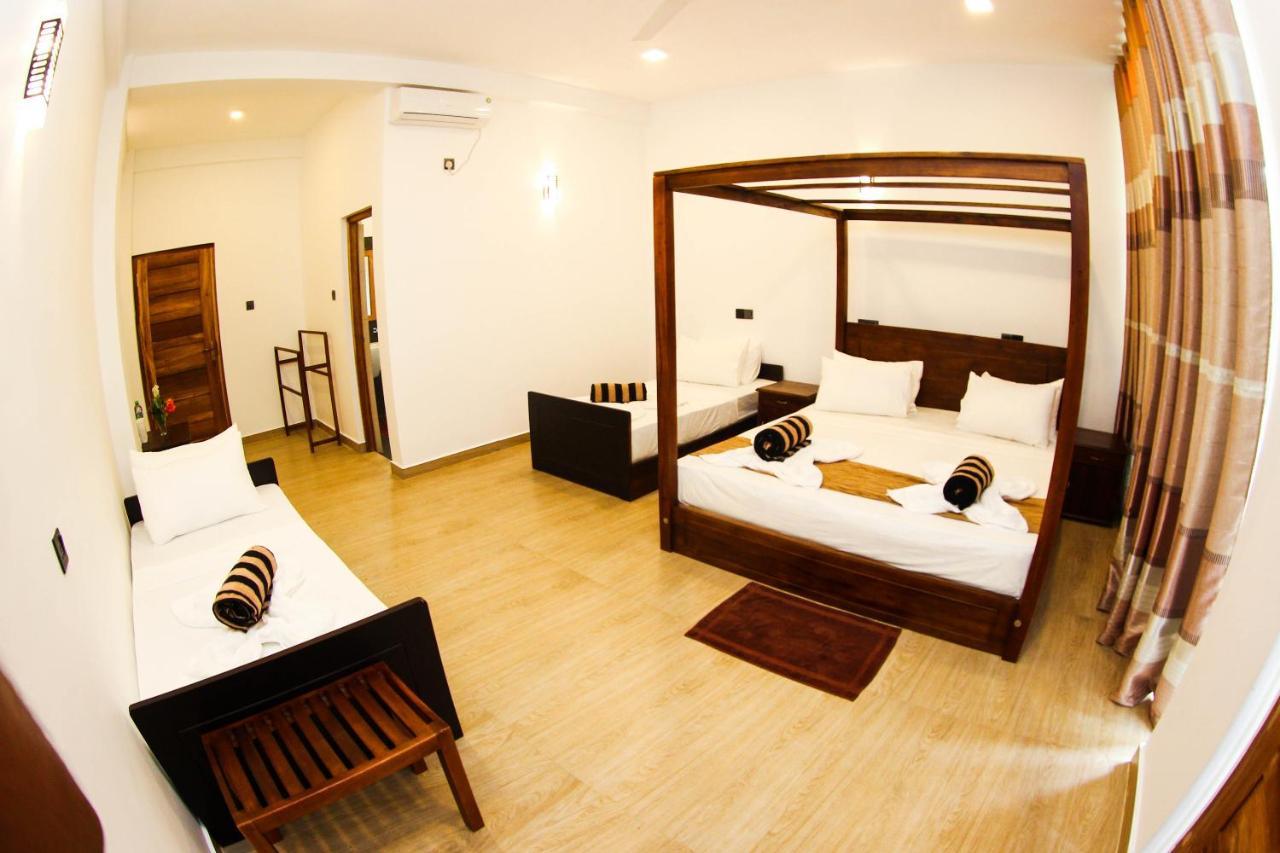 Hotel Bay Hiriketiya à Dikwella Extérieur photo