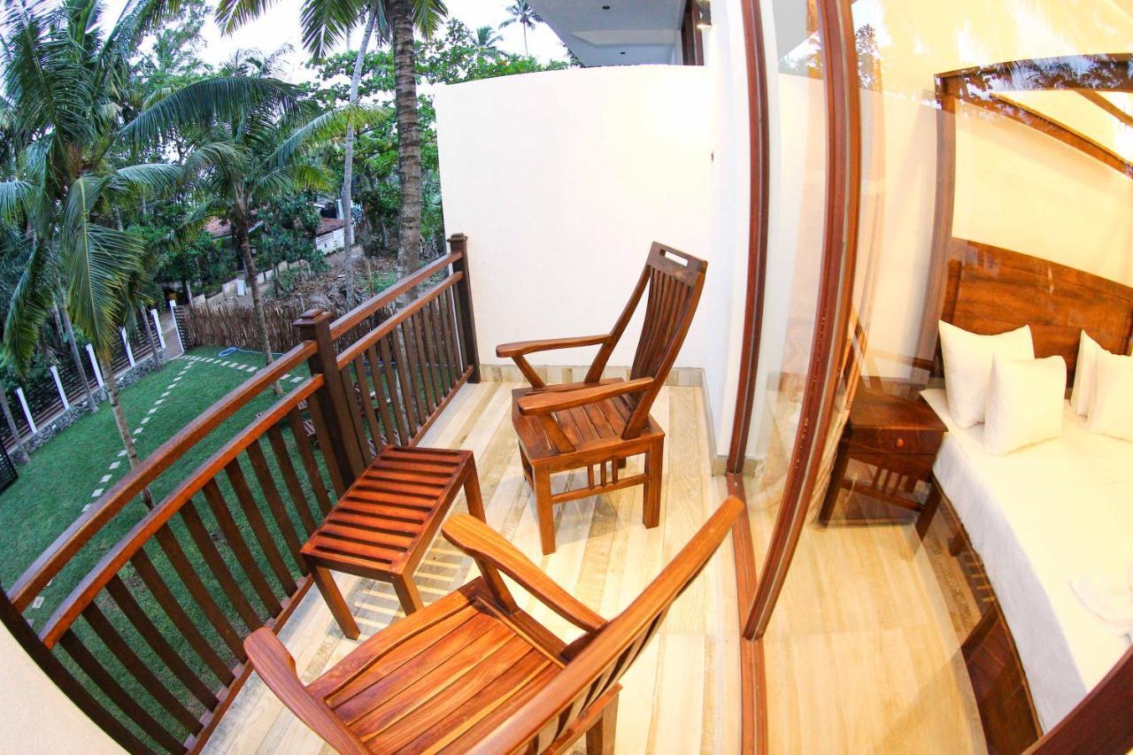 Hotel Bay Hiriketiya à Dikwella Extérieur photo